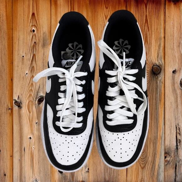 NWOT! Nike Vision Low Court Size 7.5 in Black & White - Picture 3 of 5